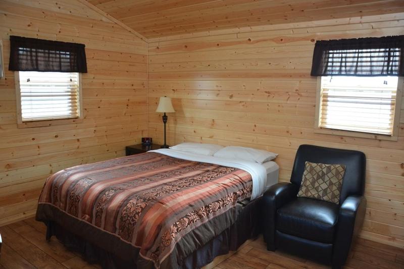 Roosevelt Inn & Suites (Watford City)