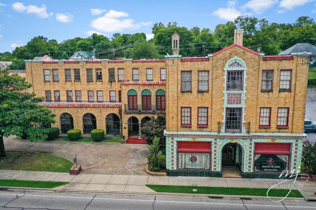Hotel Seville (Harrison)