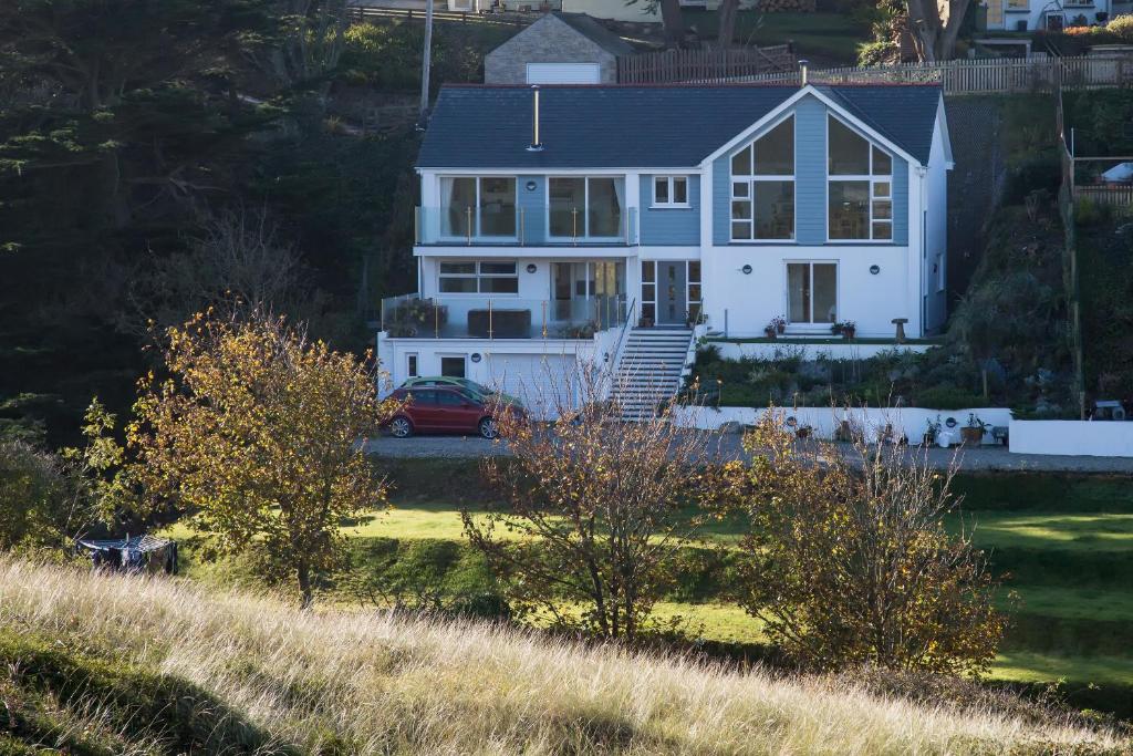 Holywell Bay B & B