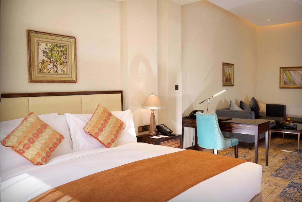 Warwick Al Khobar