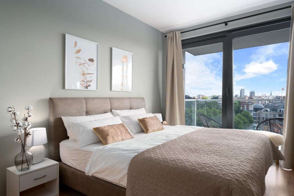 SHS HOMES-LUXE HIGHRISE