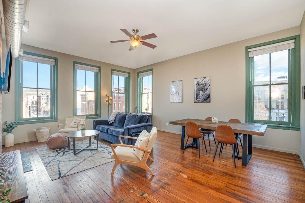 The Reserve - Heart of OTR 2 Bed Suite w/Views