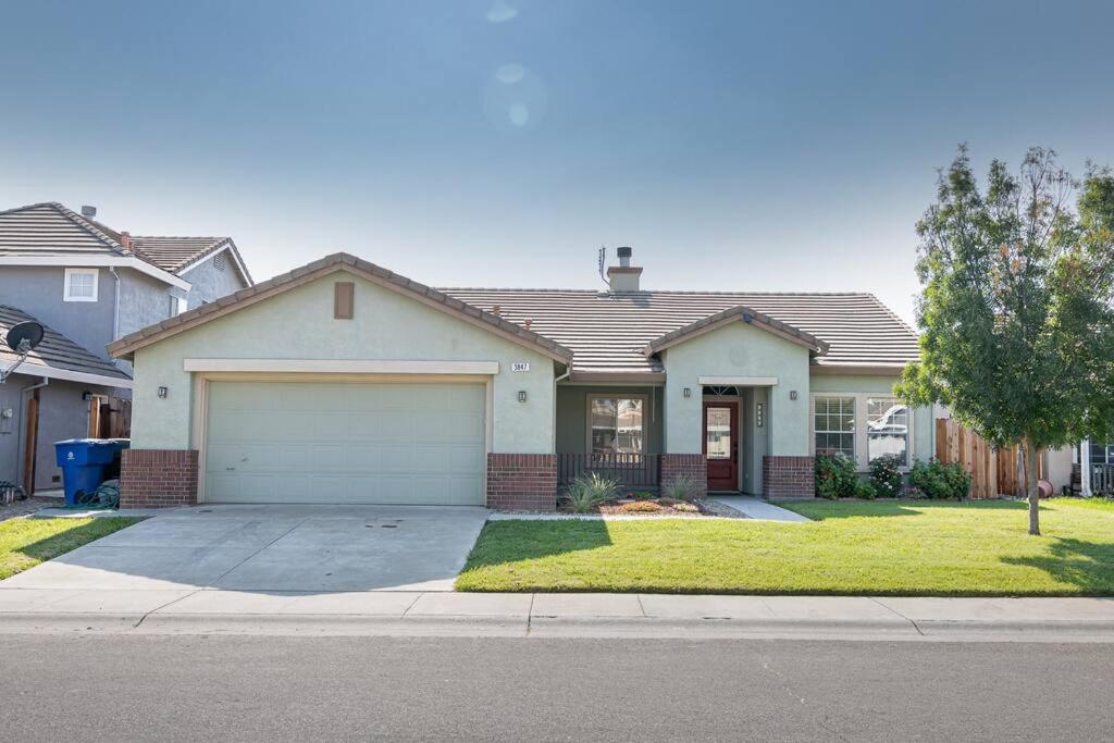 Natomas House Near Airport and Downtown
