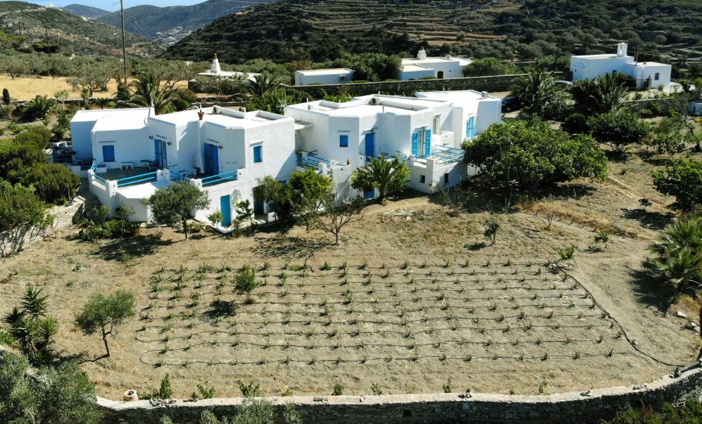 Smaragda Rooms & Studios (Platis Yialos Sifnos)