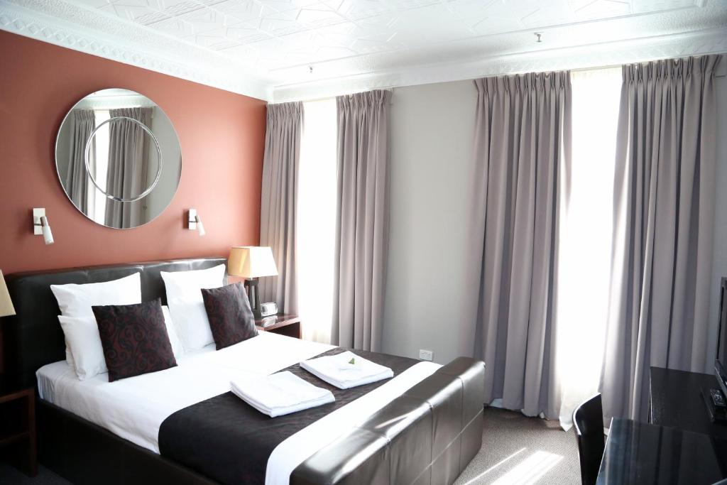 Clarendon Hotel