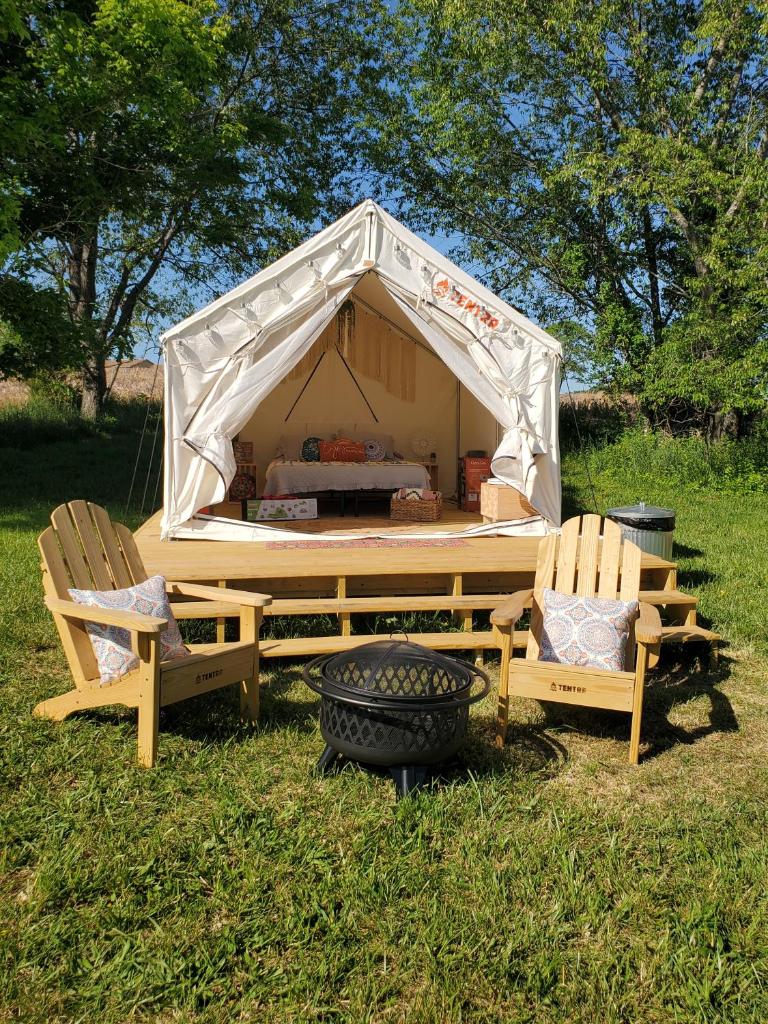 Tentrr Signature Site - Sunflower Ridge at The Stickley Farm (Bluff City)