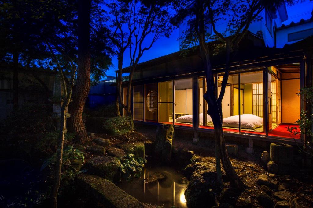 Temple Hotel Takayama Zenkoji