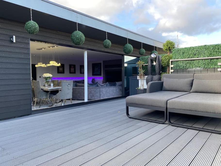 Stunning Penthouse W/ Luxury Roof terrace Hot Tub