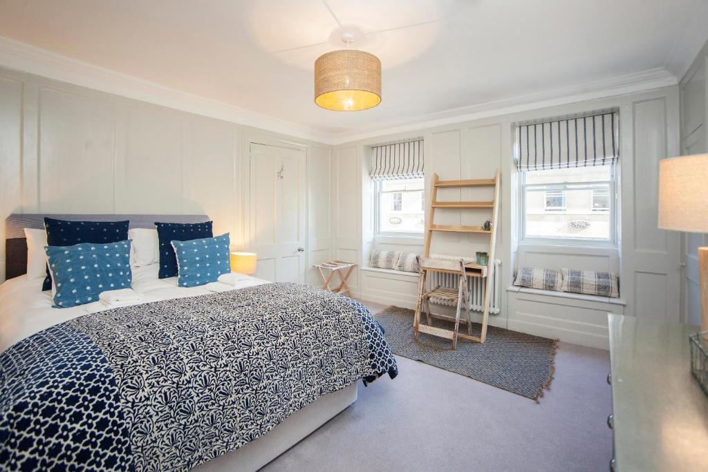 Elegant Georgian Maisonette - Central Bath
