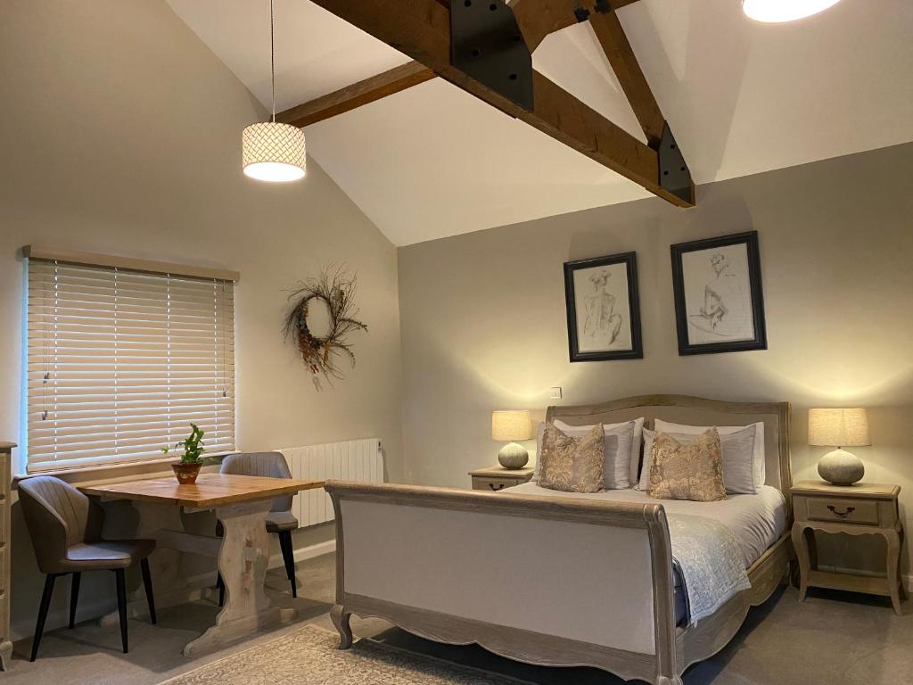 White House Farm - Beautiful Courtyard Rooms - Self-Contained