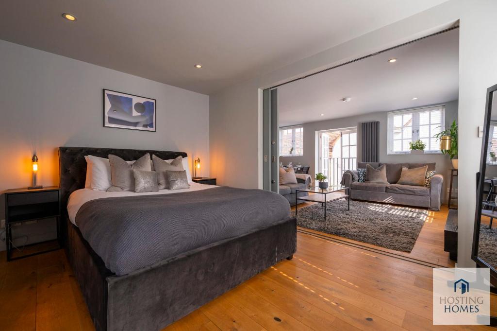 Modern Luxury Apartment In The Heart of Henley