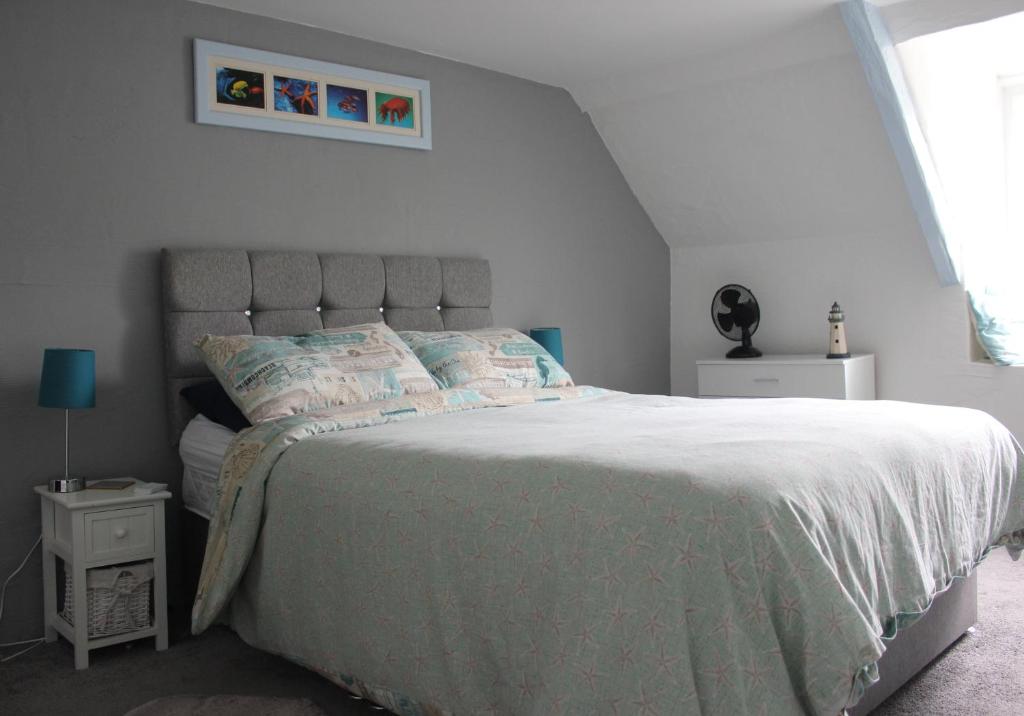 Central Inviting Traditional Fisherman’s Cottage