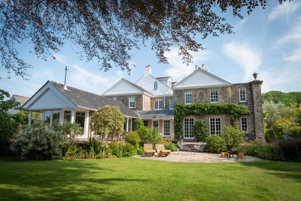 The Whitehouse (Kingsbridge)