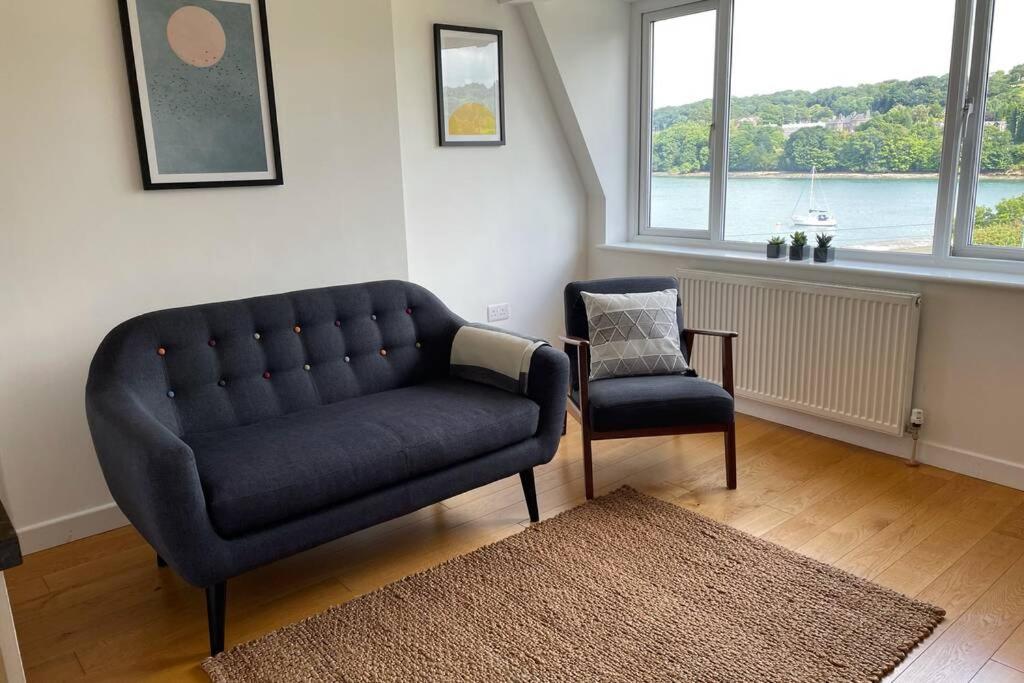 Apartment with stunning views of Menai Strait. (Menai Bridge)