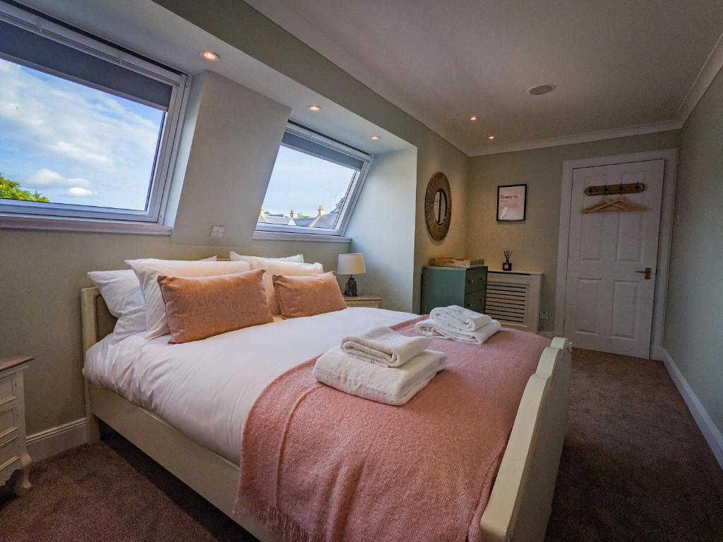 Beautiful Spacious Central Flat
