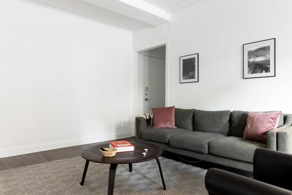 Refreshed HP 1BR with Fast Transit to UChicago & DT by Zencity