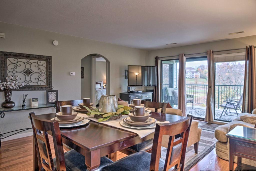 Condo Amidst Branson Action with Pool and Golf!