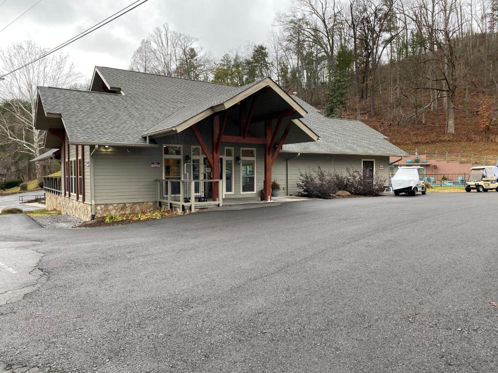 Carr's Northside Hotel and Cottages (Gatlinburg)