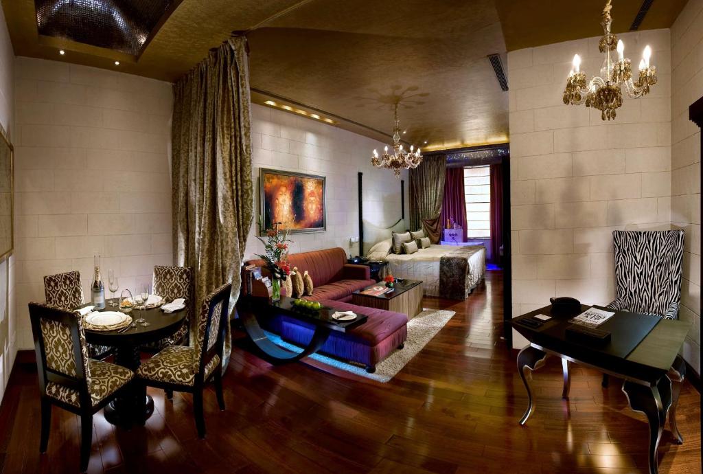 Radisson Blu MBD Hotel Noida (Noida)