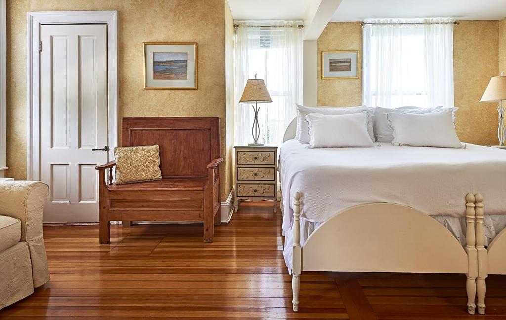 Cliff Lodge (Nantucket)