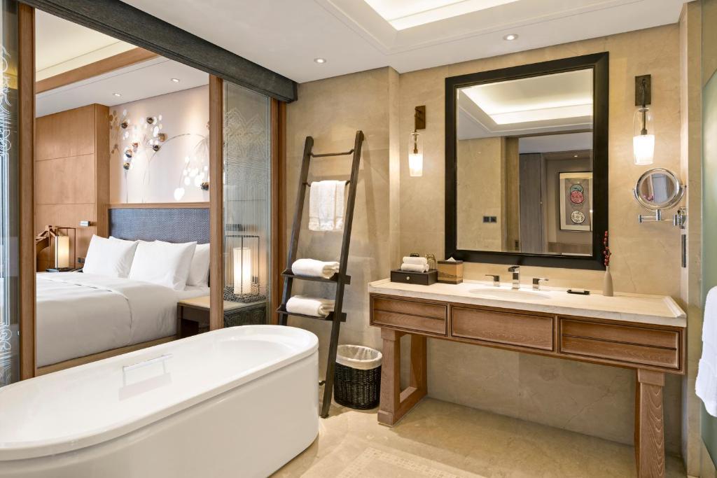 Hilton Dali Resort & Spa