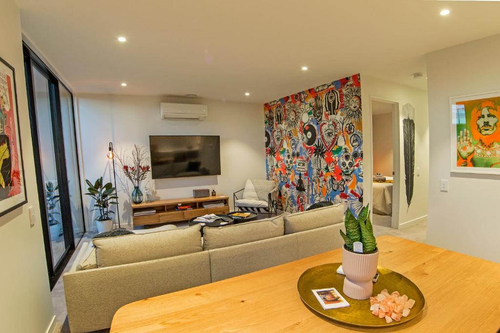 Funk in the City - Luxury Laneway Apartment