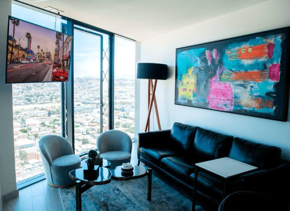 LUXURY SKYLINE VIEW SUITE ADAMANT - Ad2008