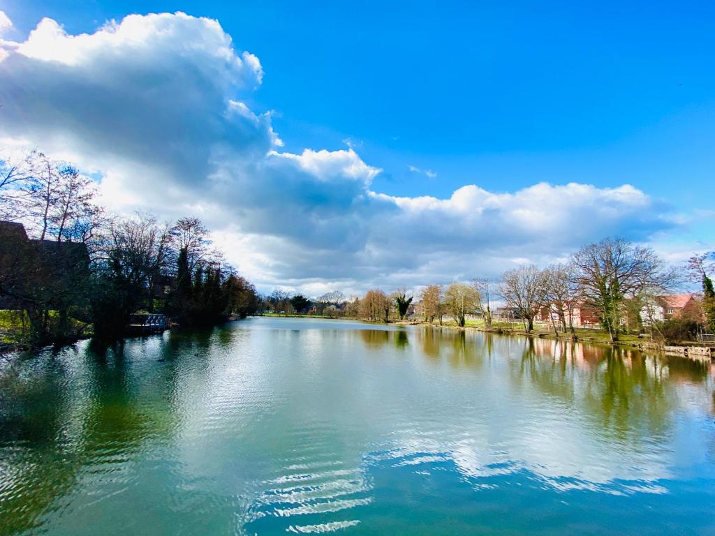 NEW! Premium Lake View Flat