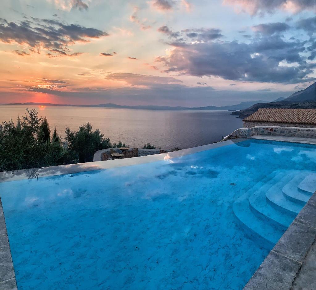 BASSA MAINA Villas & Suites (Areopolis)