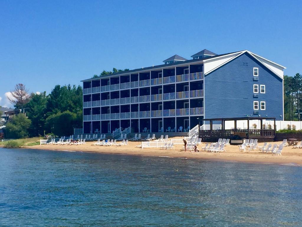 The Baywatch Resort (Traverse City)