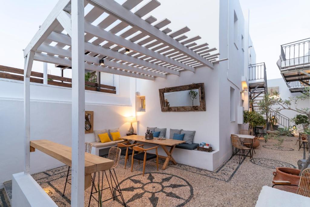F Charm all Suites - Adults Only