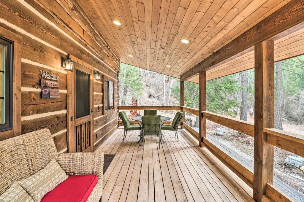 Reconnect with Nature at Timber Creek Cabin! (Columbia Falls)