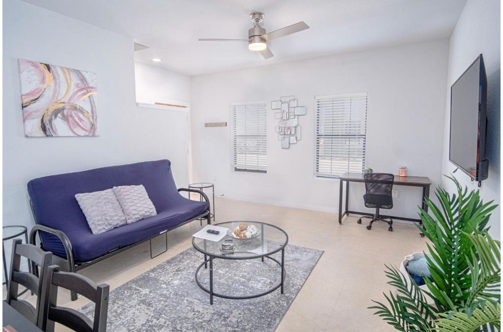 BRAND NEW 6 Stylish 3BR Near Exciting Downtown