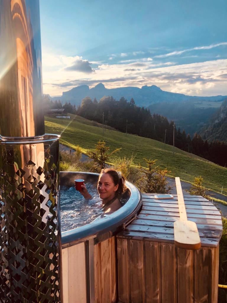Boutique Chalet Panoramic Views Hot Tub (Vers L'Eglise)