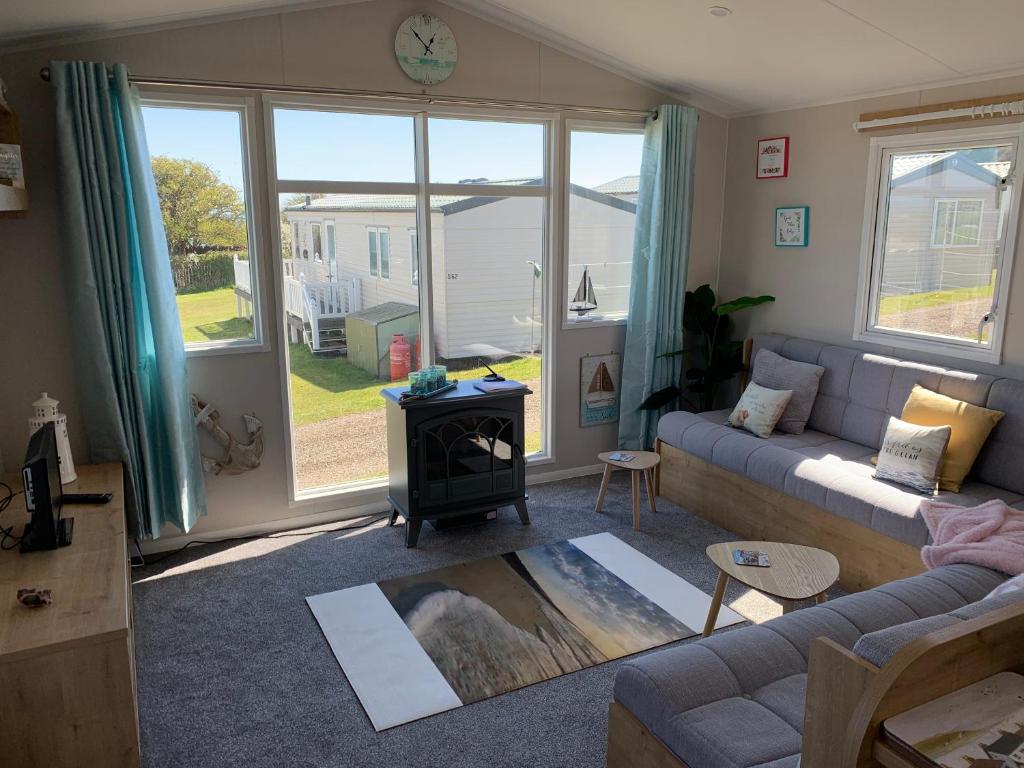 Bliss Beach Hut Breathtaking Views-BRAND NEW (Bembridge)