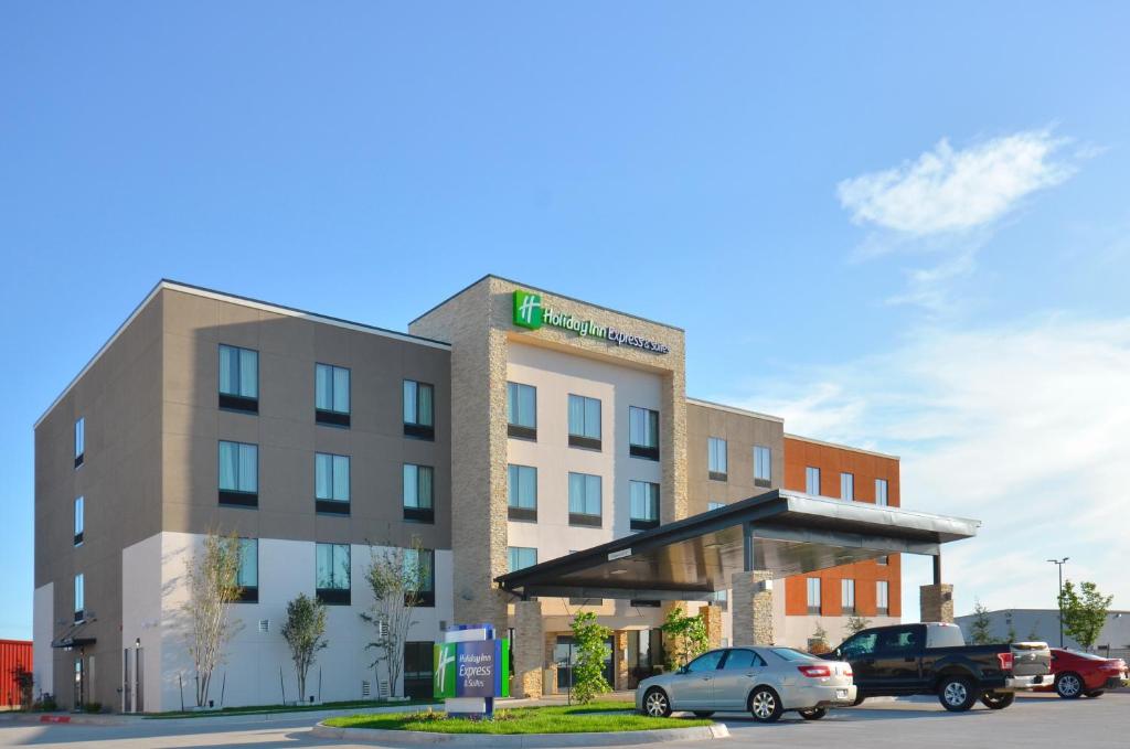 Holiday Inn Express & Suites Oklahoma City Mid - Arpt Area