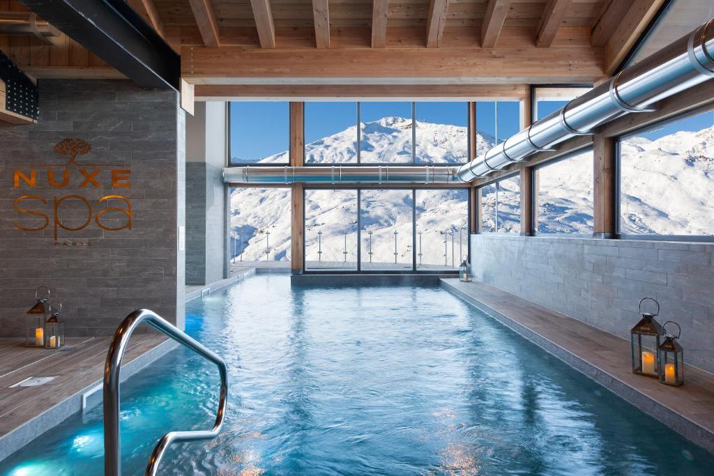 Ours Blanc Hotel & Spa (Les Menuires)