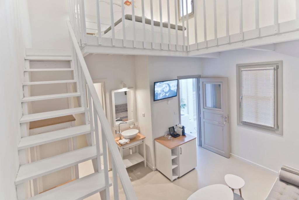 Lindos Comfy Suites