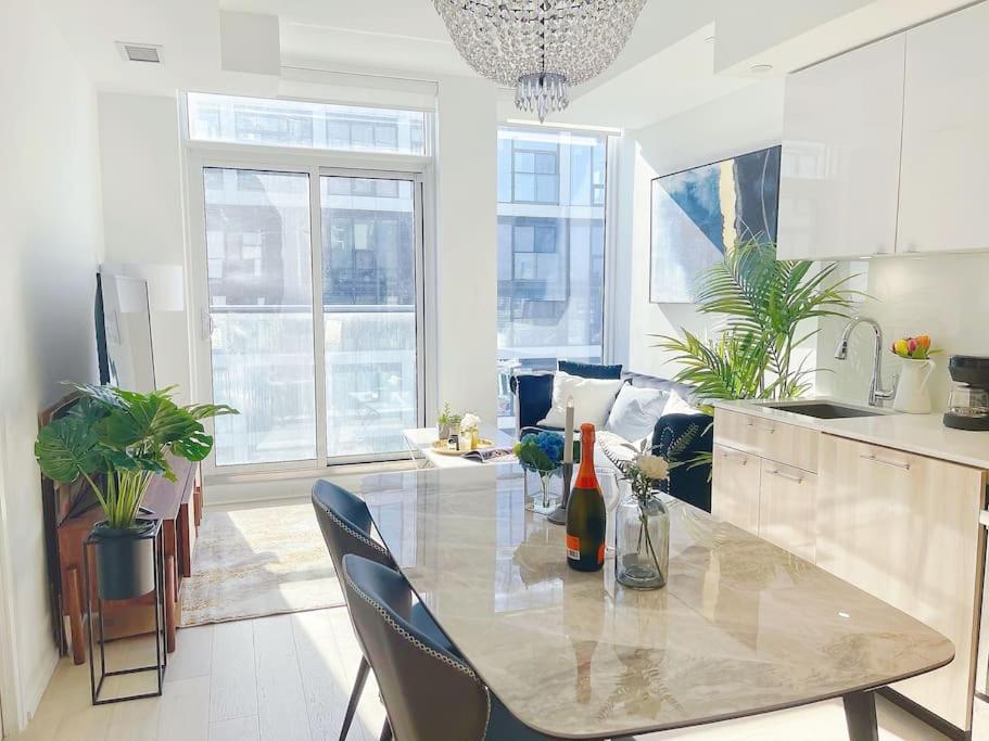 Amazing Penthouse Downtown Toronto! Lake view!