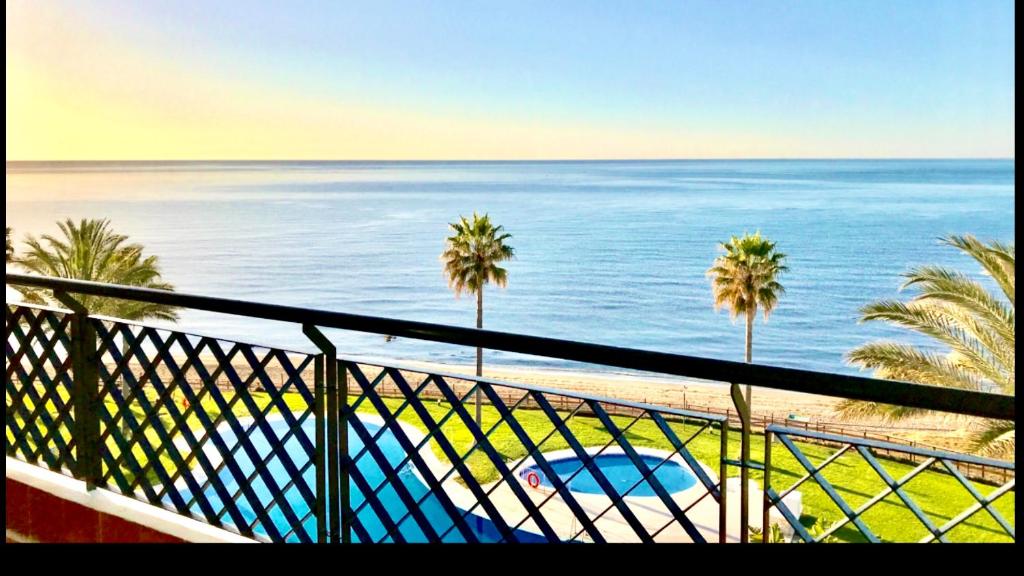 MI CAPRICHO B12 - Beachfront Apartment- Costa del Sol