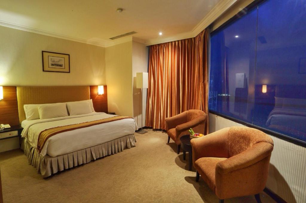 Almadera Hotel