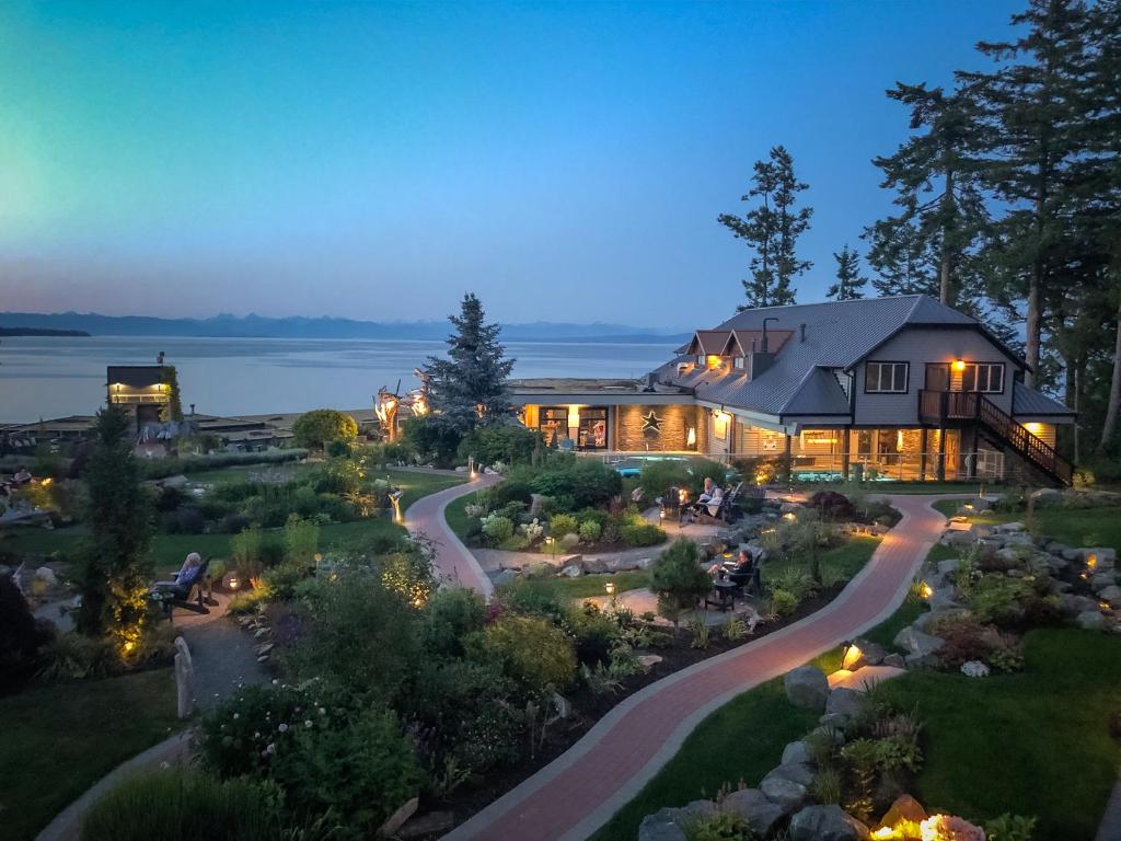 Kingfisher Oceanside Resort & Spa (Courtenay)