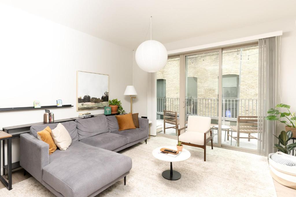 Flexhome Walker's Point 1BR Q2