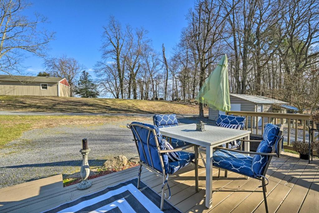 Berkeley Springs Vacation Home with Fire Pit! (Berkeley Springs)
