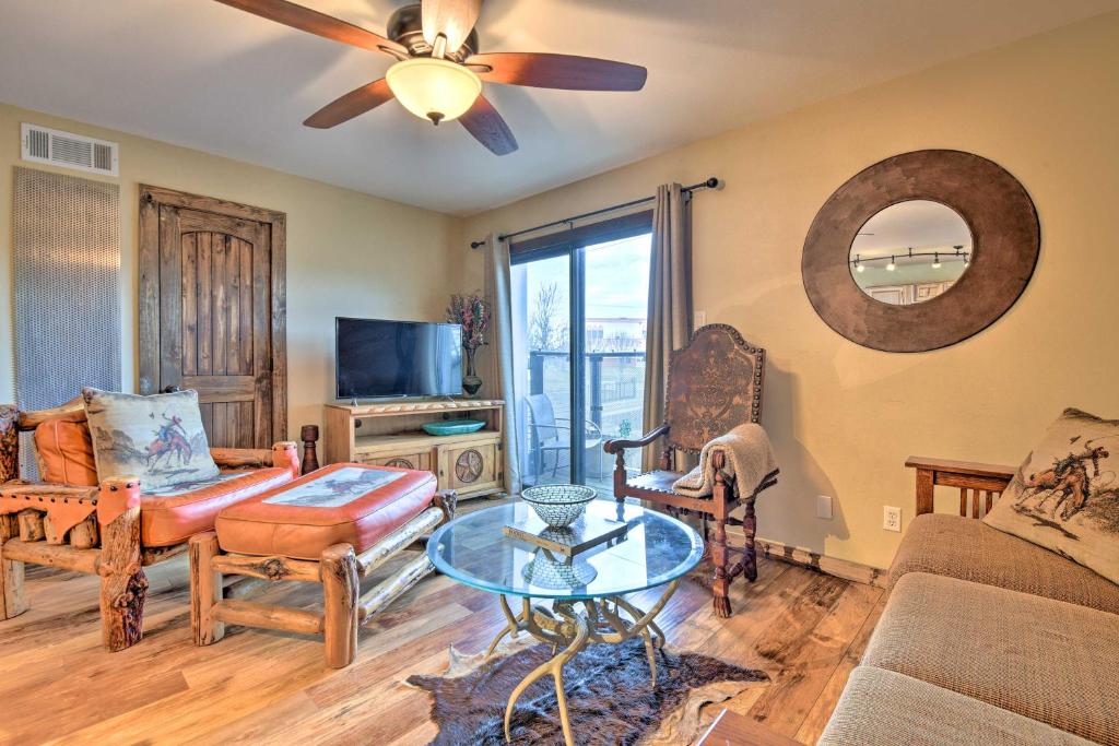 Rustic Fort Worth Apt with Balcony