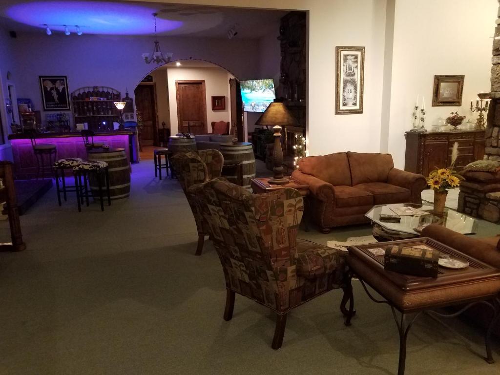 Tuscan Manor