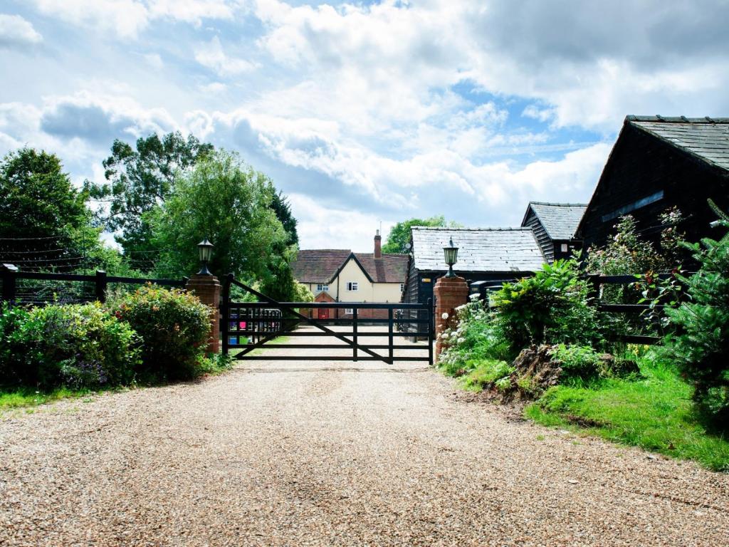 Baileys Farm (Kings Walden)