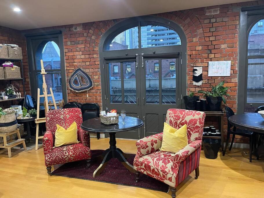 Creative artist warehouse in CBD laneway