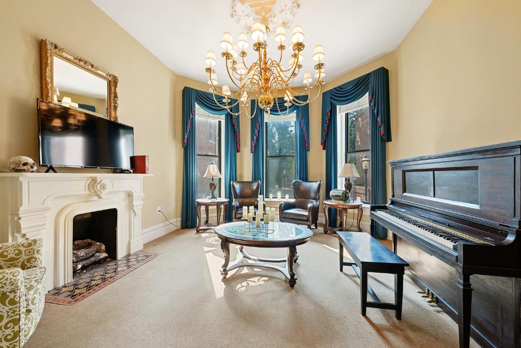 The Munich at Schwartz Castle - One Bedroom One Bath