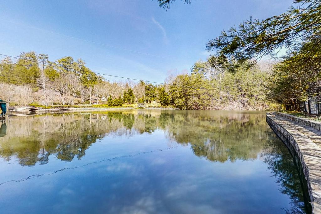 Smoky Mountain Manor (Sevierville)